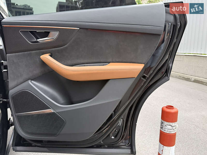 Внедорожник / Кроссовер Audi RS Q8 2020 в Киеве фото 62 Внедорожник / Кроссовер Audi RS Q8 2020 в Киеве