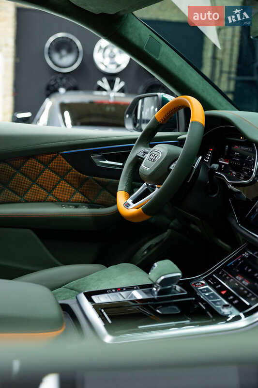 Позашляховик / Кросовер Audi RS Q8 2025 в Дніпрі фото 31 Позашляховик / Кросовер Audi RS Q8 2025 в Дніпрі
