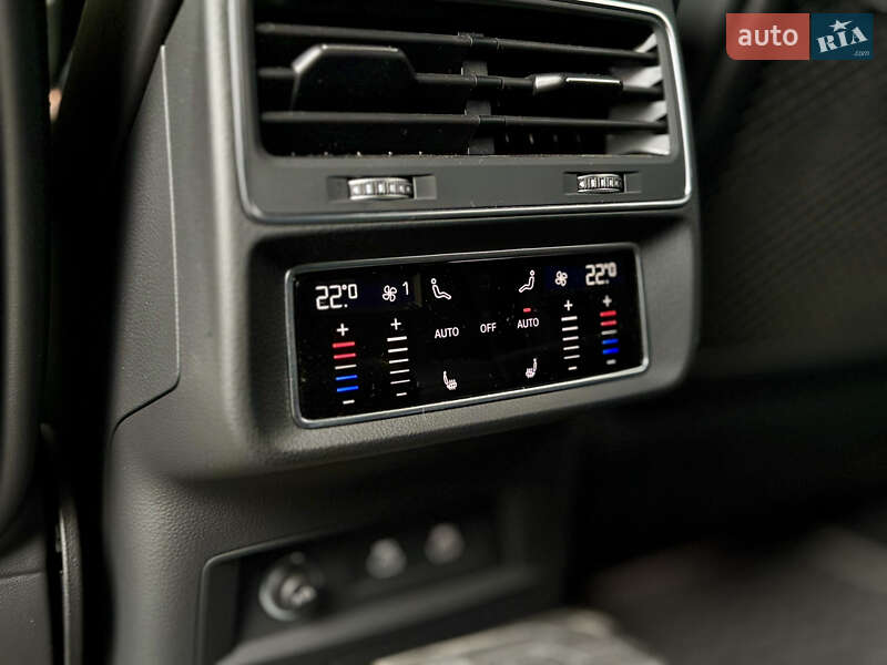 Внедорожник / Кроссовер Audi RS Q8 2021 в Харькове