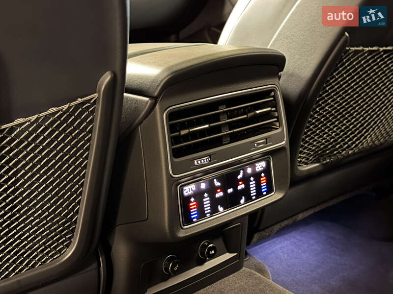 Внедорожник / Кроссовер Audi RS Q8 2023 в Киеве