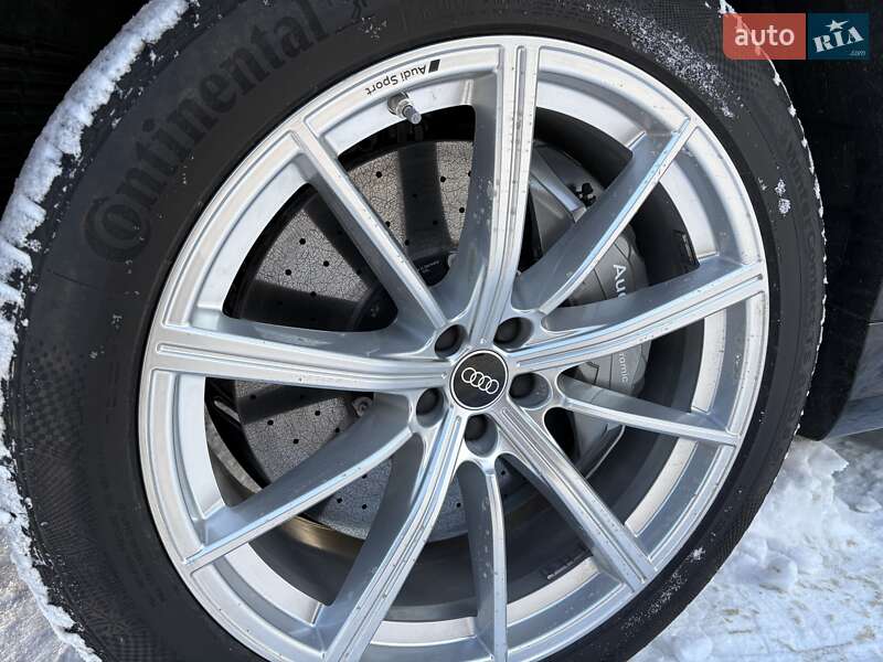 Внедорожник / Кроссовер Audi RS Q8 2025 в Киеве