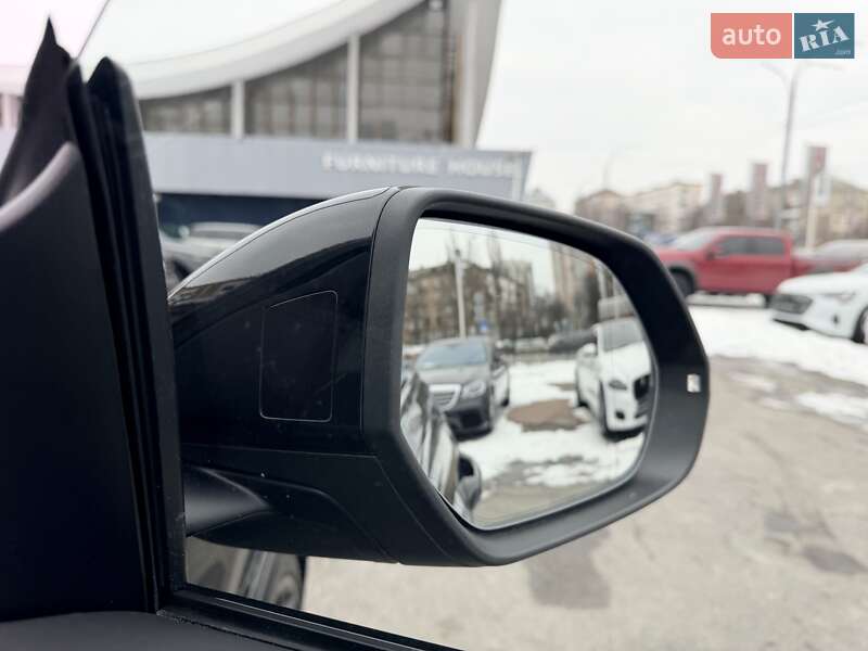 Внедорожник / Кроссовер Audi RS Q8 2025 в Киеве фото 23 Внедорожник / Кроссовер Audi RS Q8 2025 в Киеве