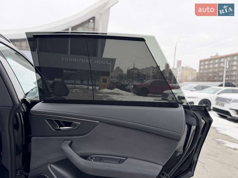 Внедорожник / Кроссовер Audi RS Q8 2025 в Киеве фото 27 Внедорожник / Кроссовер Audi RS Q8 2025 в Киеве