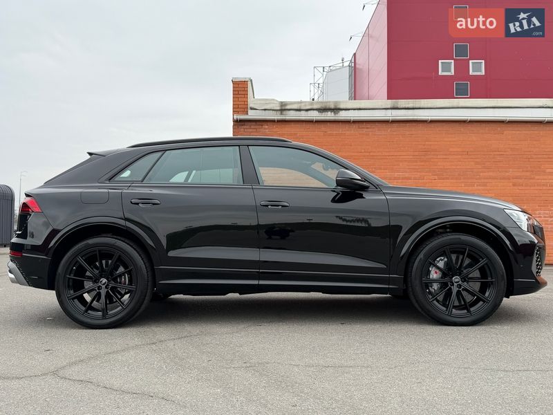 Внедорожник / Кроссовер Audi RS Q8 2025 в Киеве