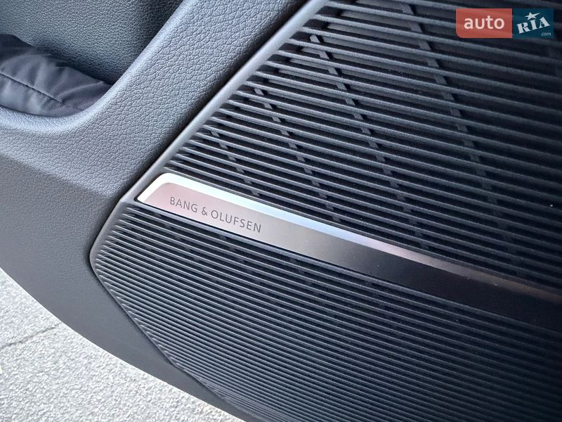 Внедорожник / Кроссовер Audi RS Q8 2025 в Киеве