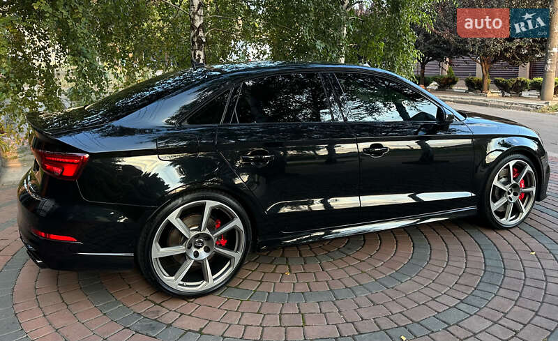Седан Audi RS3 2018 в Запорожье