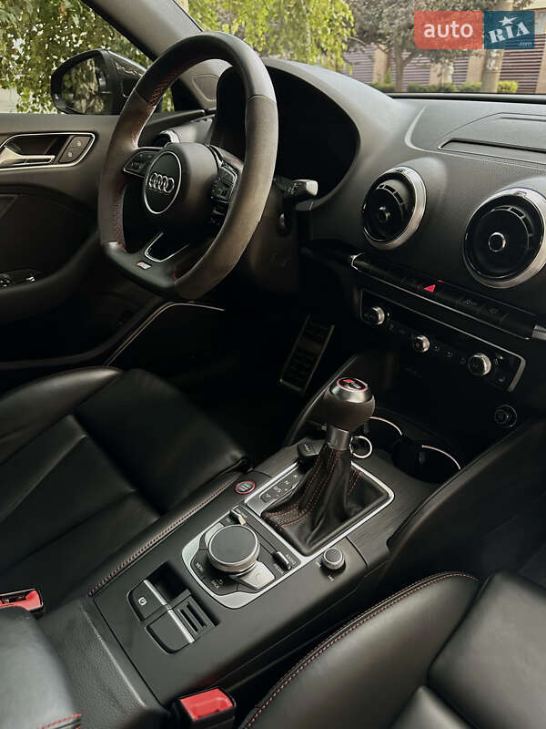 Седан Audi RS3 2018 в Запорожье
