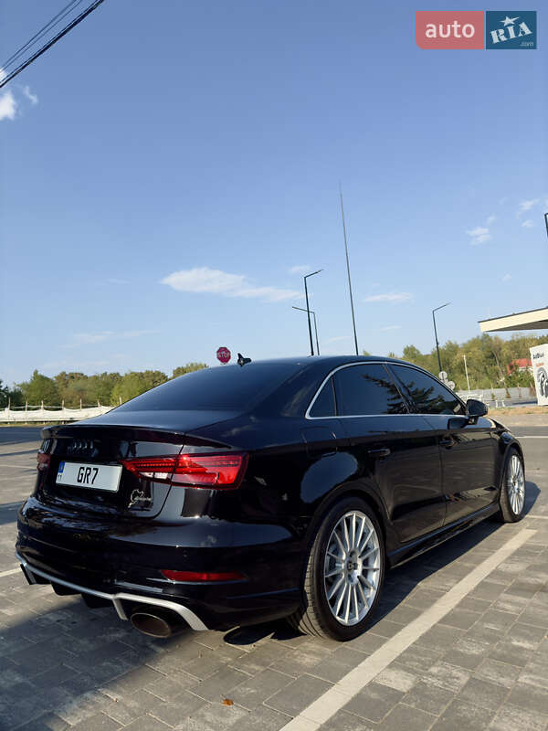 Седан Audi RS3 2017 в Киеве