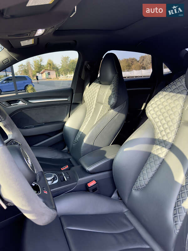 Седан Audi RS3 2017 в Киеве