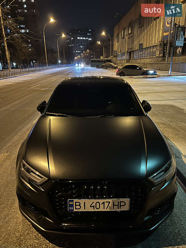 Седан Audi RS3 2018 в Киеве