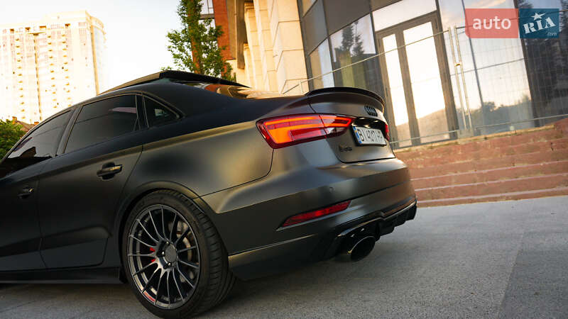 Седан Audi RS3 2018 в Киеве фото 16 Седан Audi RS3 2018 в Киеве