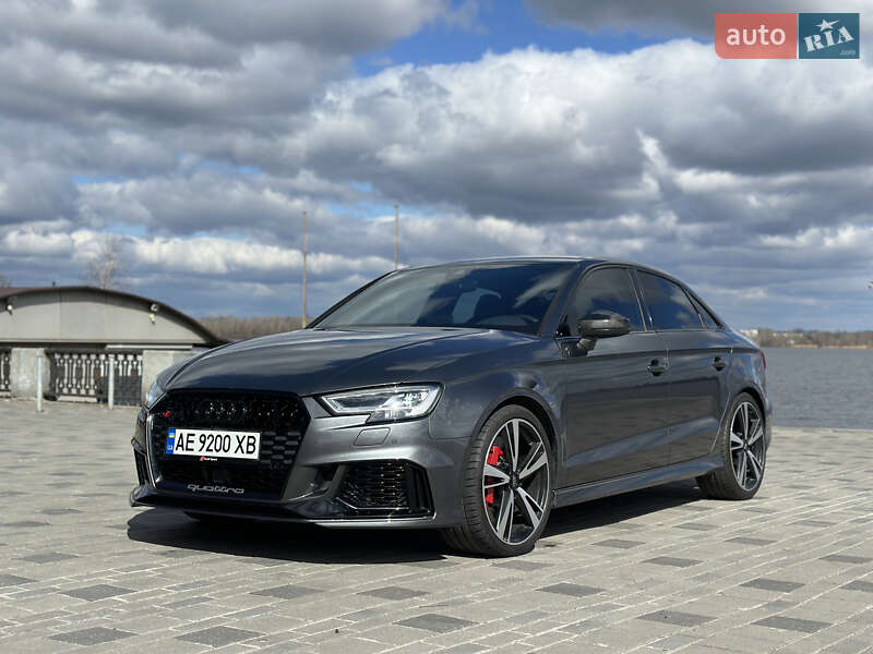 Седан Audi RS3 2018 в Днепре