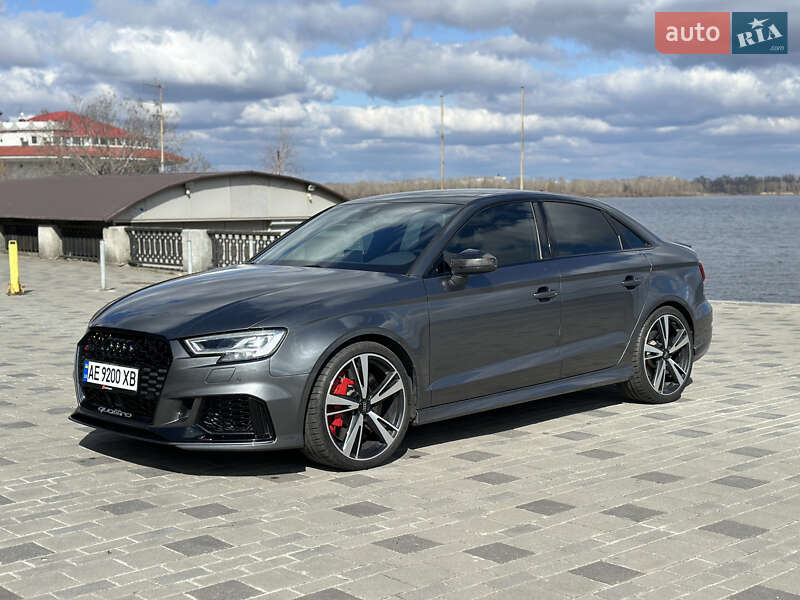 Седан Audi RS3 2018 в Днепре