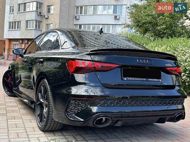 Седан Audi RS3 2021 в Киеве