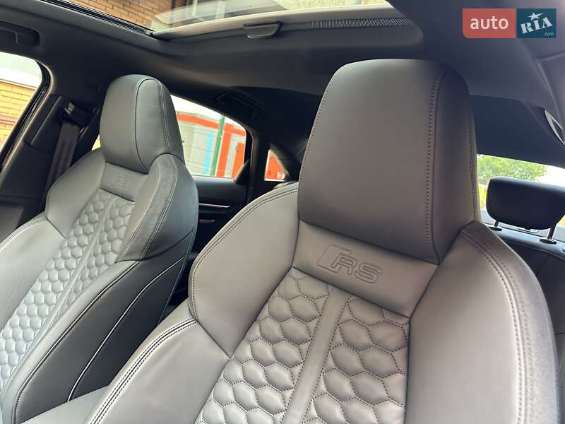 Седан Audi RS3 2021 в Киеве