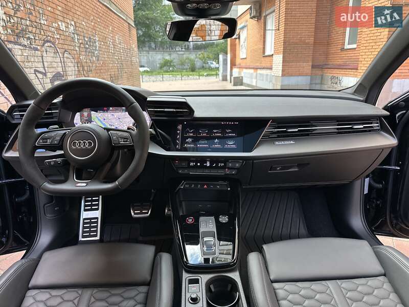 Седан Audi RS3 2021 в Киеве