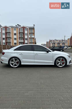 Седан Audi RS3 2018 в 