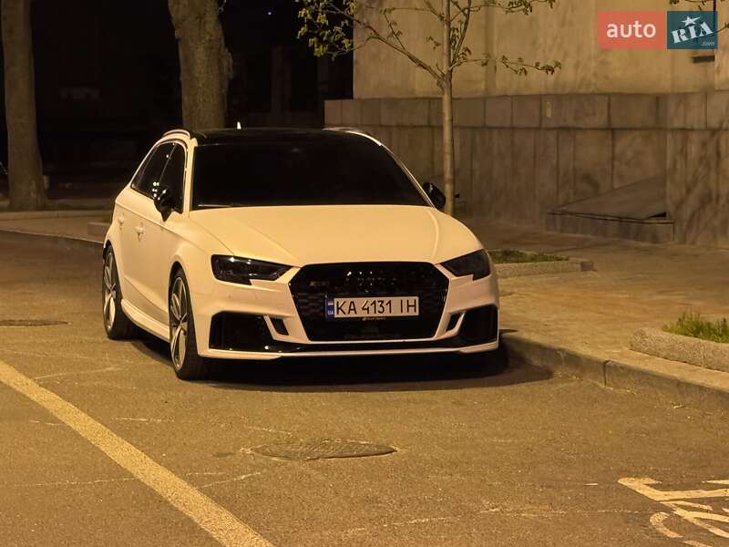 Хэтчбек Audi RS3 2016 в 