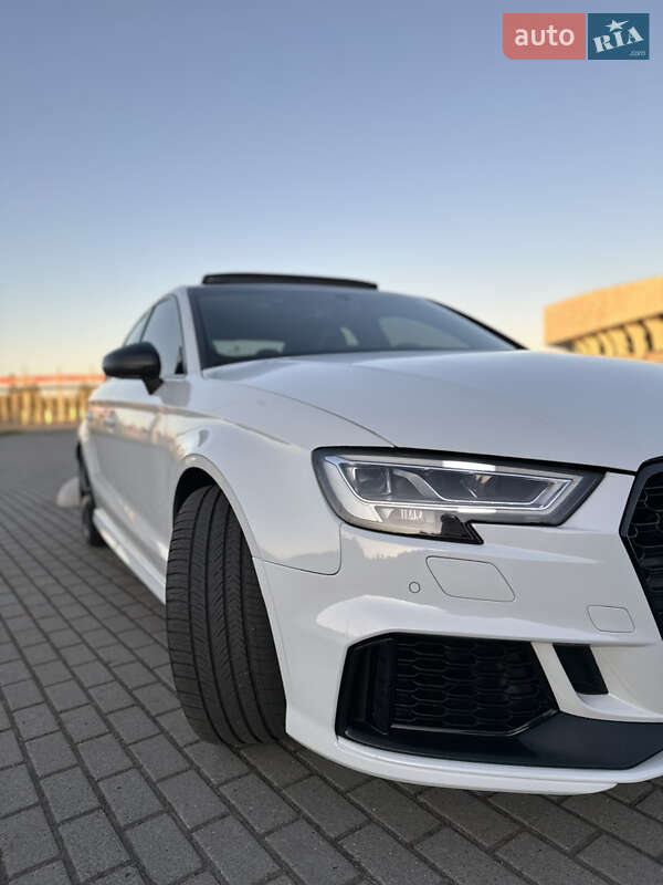 Седан Audi RS3 2017 в Львове