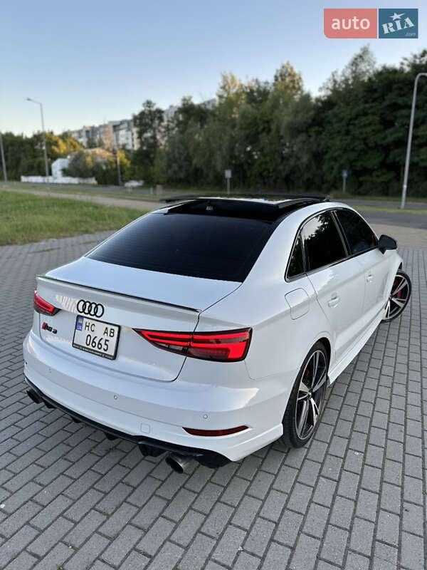 Седан Audi RS3 2017 в Львове