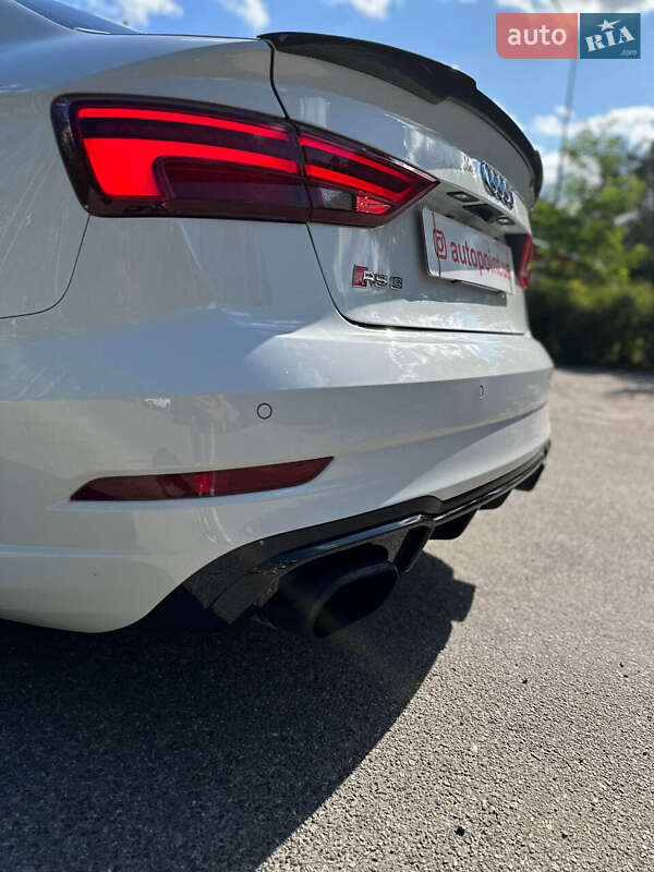 Седан Audi RS3 2018 в Білогородці