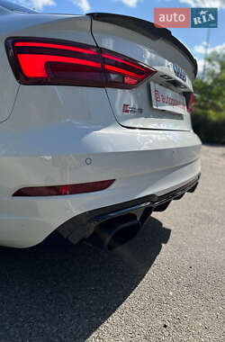 Седан Audi RS3 2018 в 