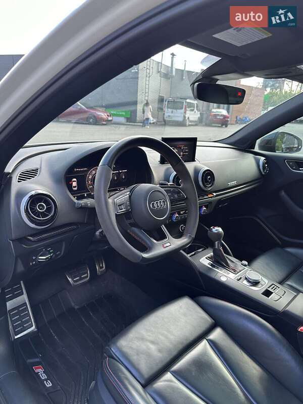 Седан Audi RS3 2018 в Білогородці