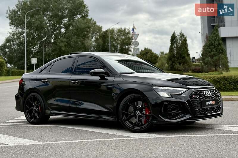 Седан Audi RS3 2022 в Киеве