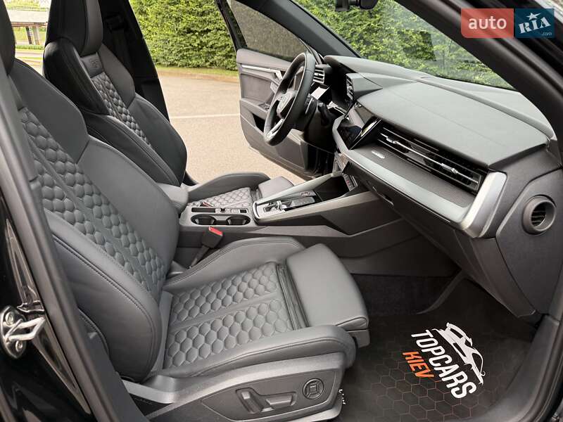 Седан Audi RS3 2022 в Киеве