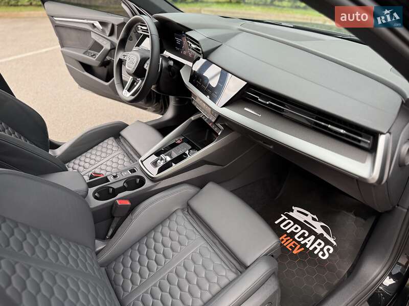 Седан Audi RS3 2022 в Киеве