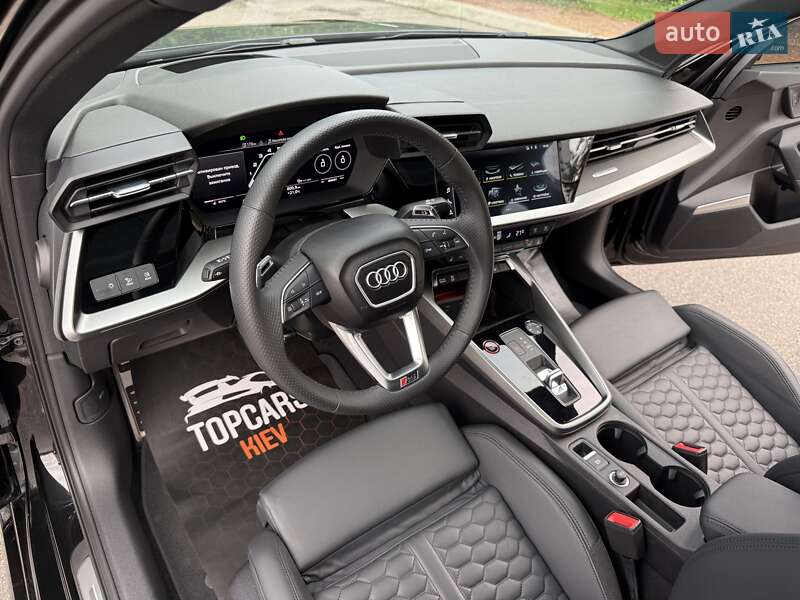 Седан Audi RS3 2022 в Киеве