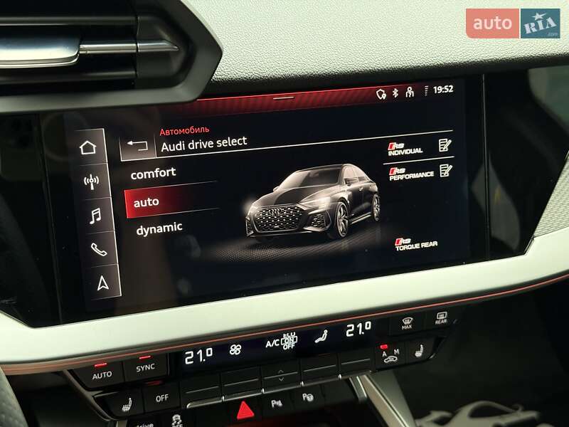 Седан Audi RS3 2022 в Киеве