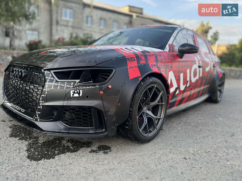 Седан Audi RS3 2019 в Днепре