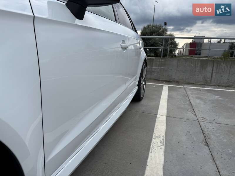Хетчбек Audi RS3 2016 в Києві