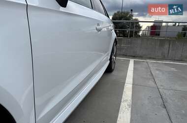 Хэтчбек Audi RS3 2016 в 