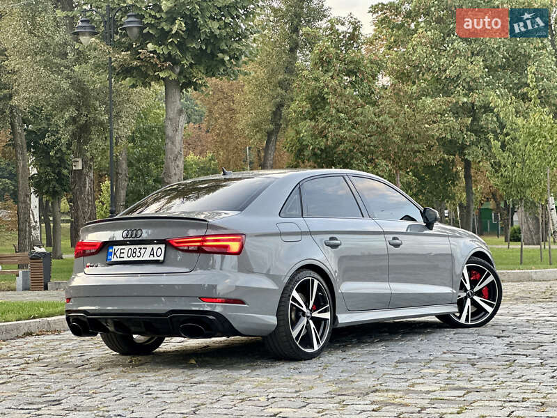 Седан Audi RS3 2020 в Киеве