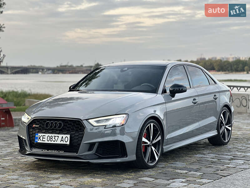 Седан Audi RS3 2020 в Киеве
