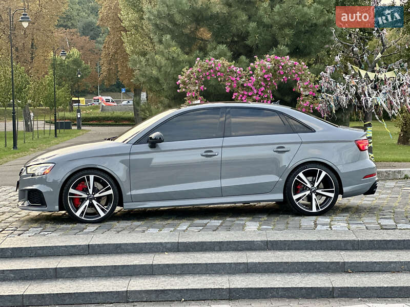Седан Audi RS3 2020 в Киеве