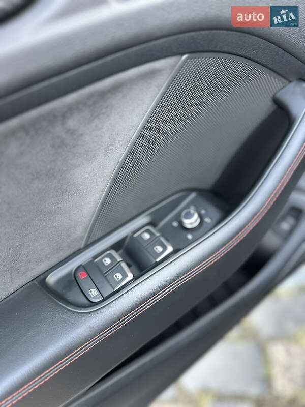 Седан Audi RS3 2020 в Киеве