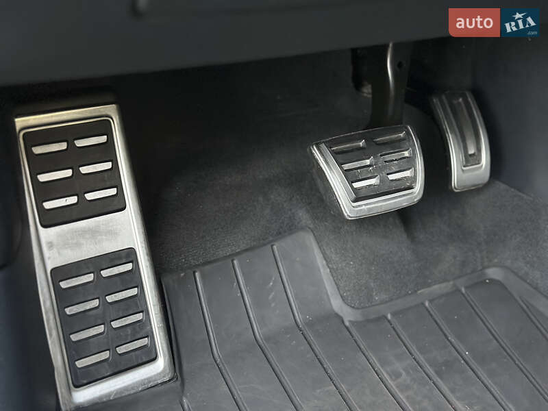 Седан Audi RS3 2020 в Киеве