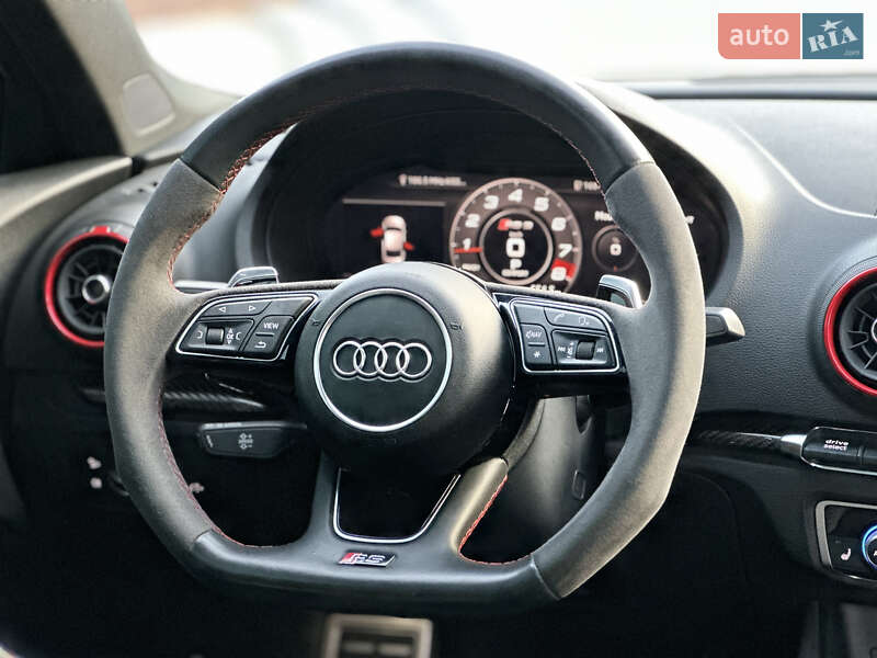 Седан Audi RS3 2020 в Киеве