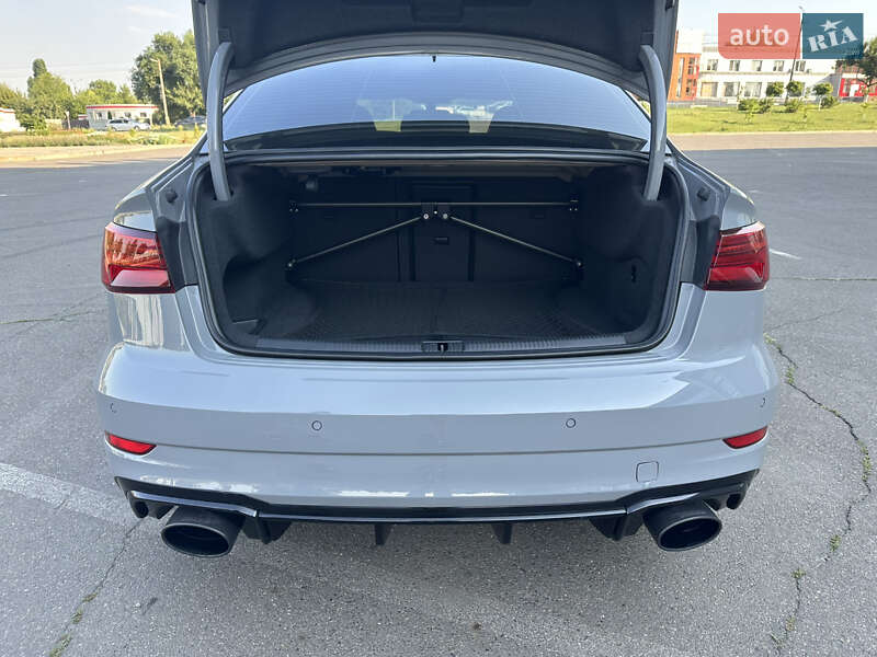 Седан Audi RS3 2017 в Киеве фото 18 Седан Audi RS3 2017 в Киеве