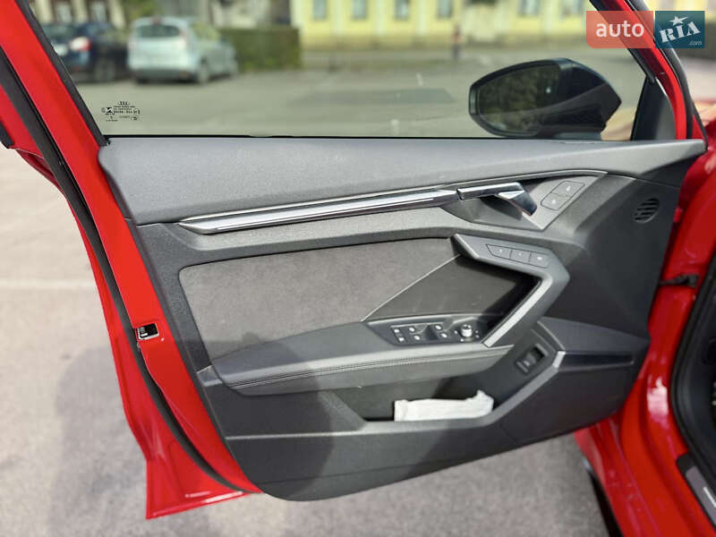 Седан Audi RS3 2022 в Кам'янському