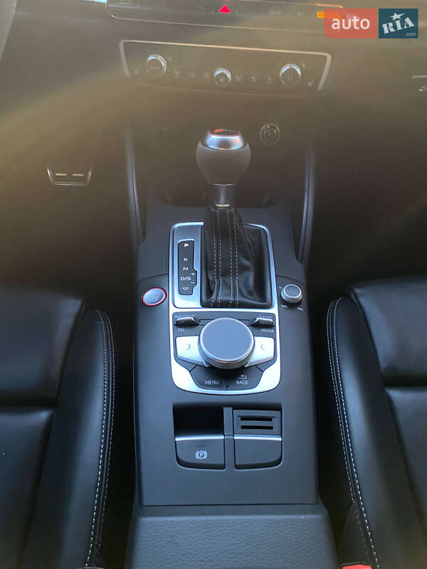 Седан Audi RS3 2017 в Запоріжжі