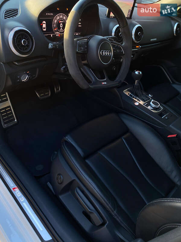 Седан Audi RS3 2017 в Запоріжжі