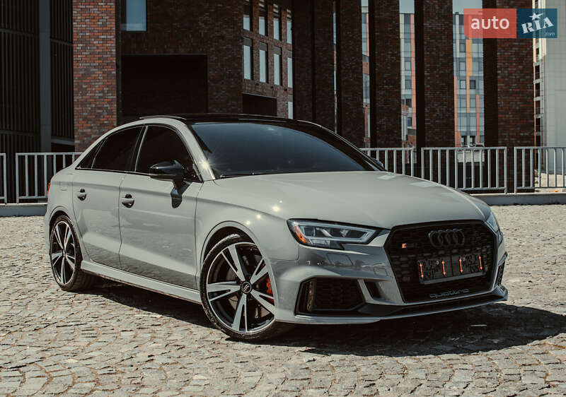 Седан Audi RS3 2020 в Киеве