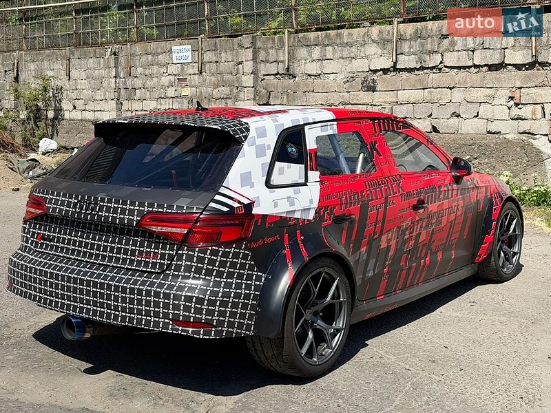 Седан Audi RS3 2019 в Дніпрі