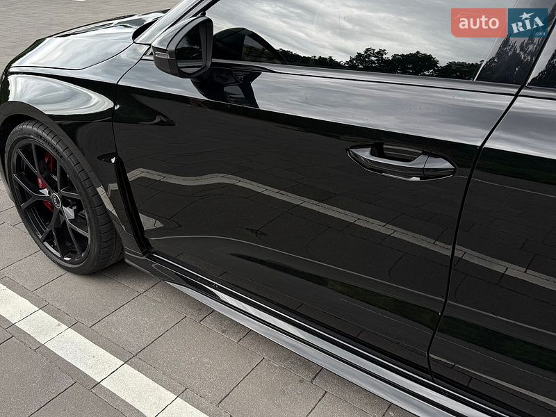 Седан Audi RS3 2022 в Умані