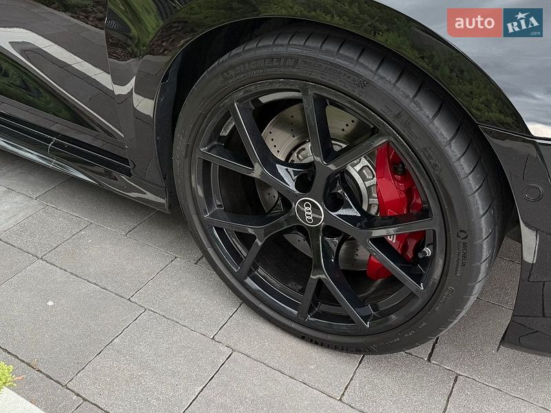 Седан Audi RS3 2022 в Умані