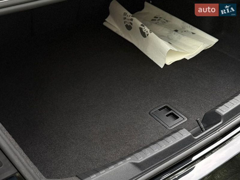 Седан Audi RS3 2022 в Умані